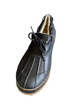 SINGLE SHOE (Right Size 12) Comfortview Storm Waterproof Shoe.